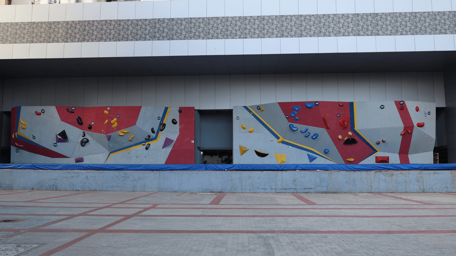 International Standard Bouldering Wall